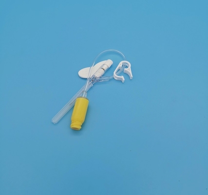 Gele Beschikbare IV Cannula 24G het Type van Vlinder Positieve Druk Pediatrische Infusie Bij pasgeborenen