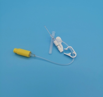Gele Beschikbare IV Cannula 24G het Type van Vlinder Positieve Druk Pediatrische Infusie Bij pasgeborenen